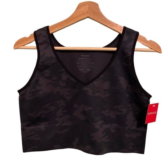 NWT Spanx  Look at Me Now Seamless Crop Top in Size 1X Black Camo - Picture 3 of 7